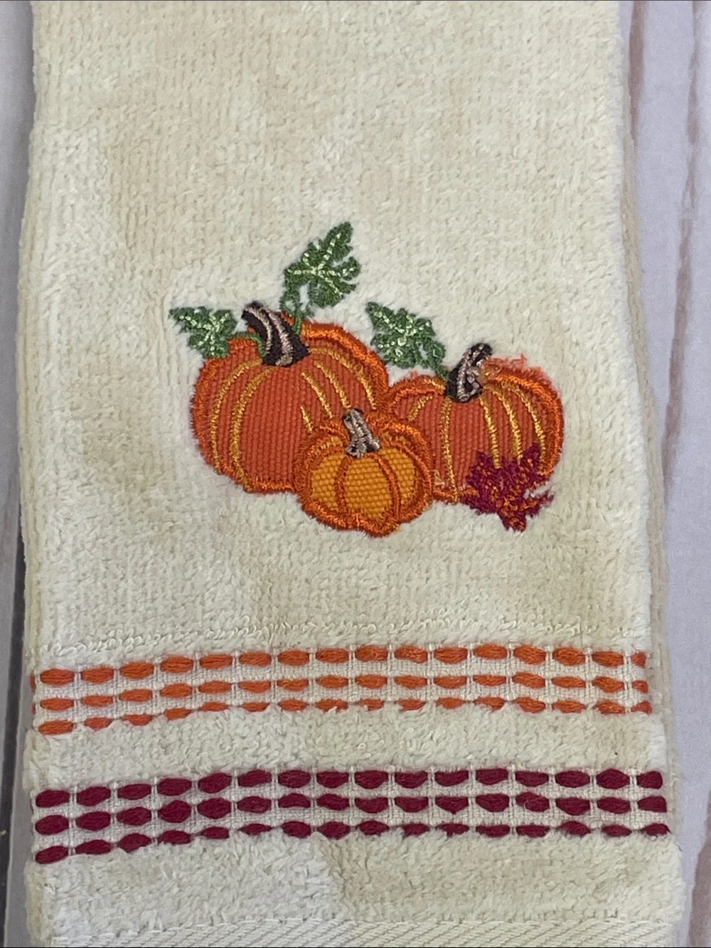 Kohl's Bath Bathroom Fingertip Towel Cream Orange Pumpkin Embroidery Fall NEW